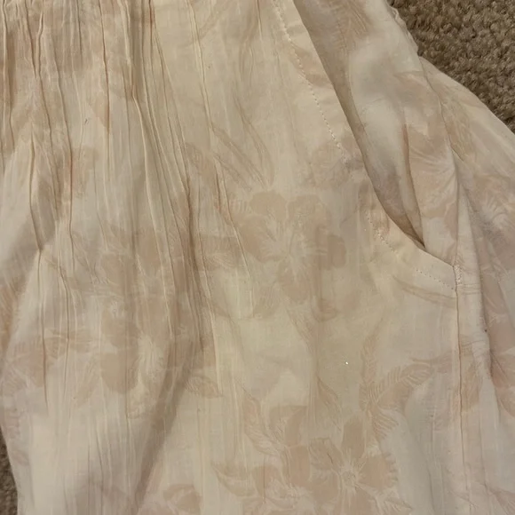 American Eagle Outfitters Cream Floral Romper - Picture 4 of 4